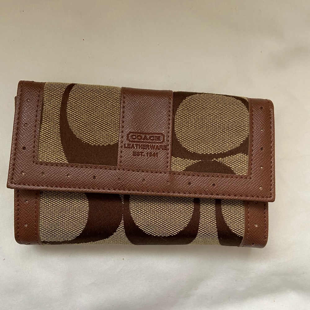 Coach trifold women’s wallet